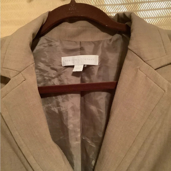 JONES NEW YORK~ CAMEL BLAZER~ SIZE 8 - Picture 5 of 5